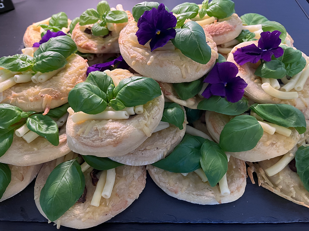 Veganes Catering Buffet GegenVind Pizza Mac n Cheeze